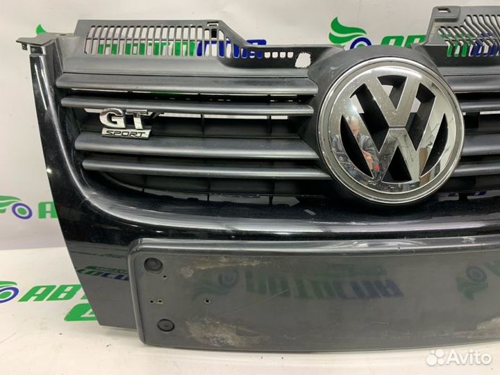 Решетка радиатора передняя Volkswagen Golf V купе
