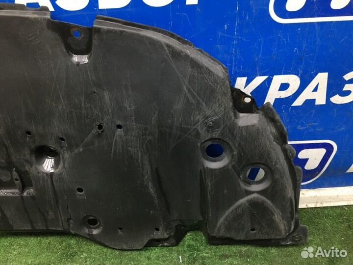 Пыльник двигателя Toyota Camry V70