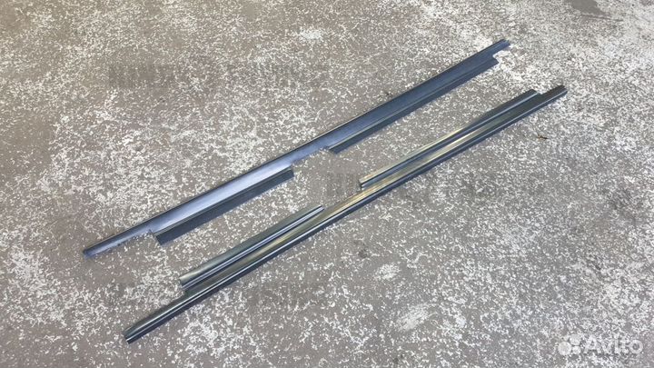 Внутренние накладки на пороги Audi 100 C4