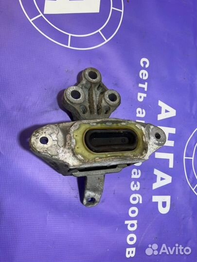 Подушка двигателя левая Opel Astra J A16XER 2012