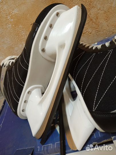 Коньки хоккейные новые 45 размер