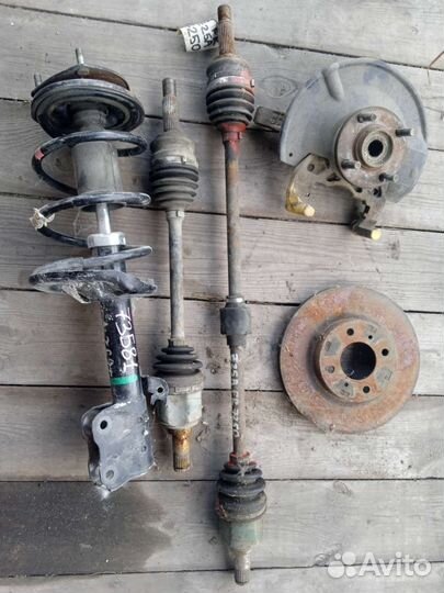 Mitsubishi colt стойки