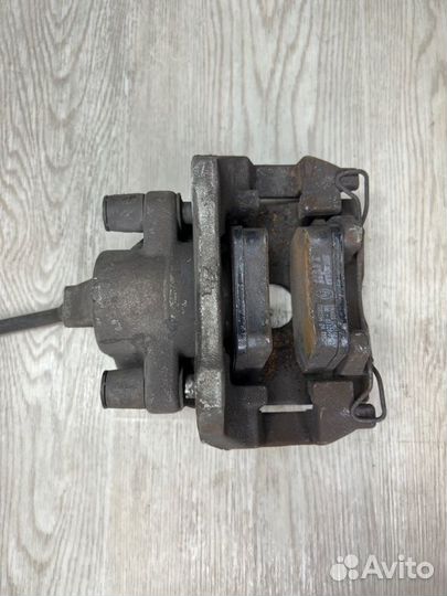 Суппорт тормозной задний левый Volvo Xc90 B5254T2