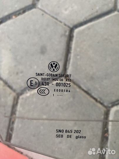 Стекло передней правой двери Volkswagen Tiguan