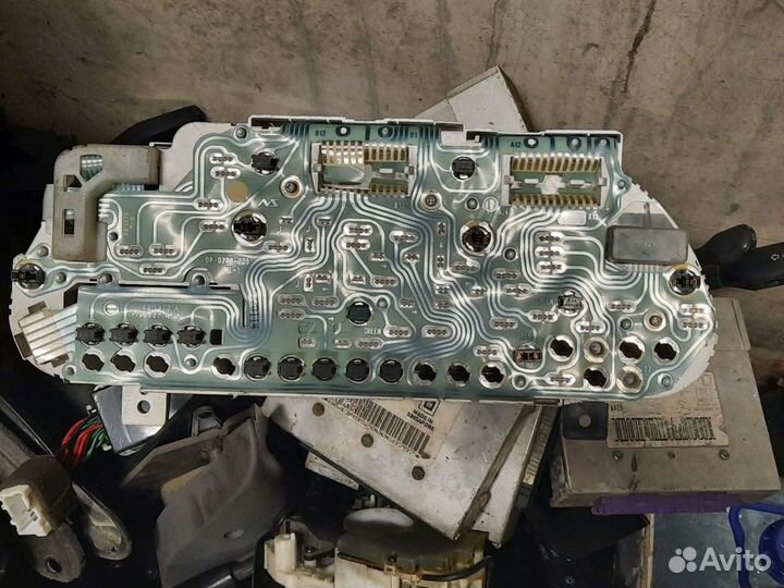 Панель приборов Volvo S40,V40