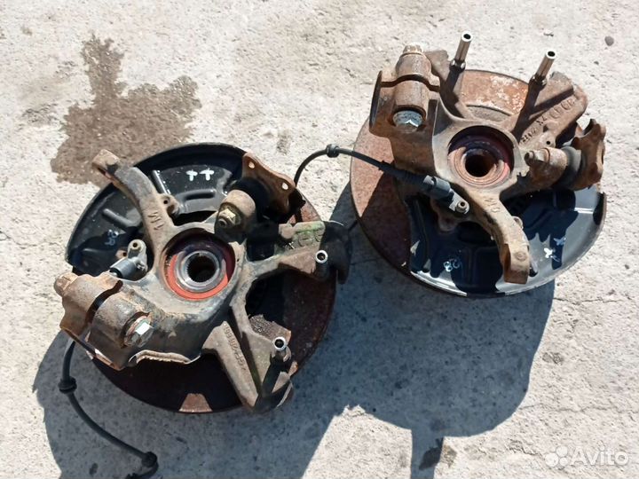 Кулак поворотный правый к Volkswagen Golf 4