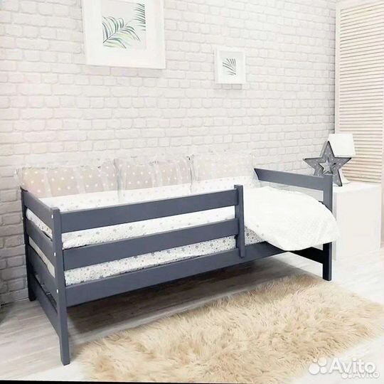 Детская кровать из массива березы с ящиками