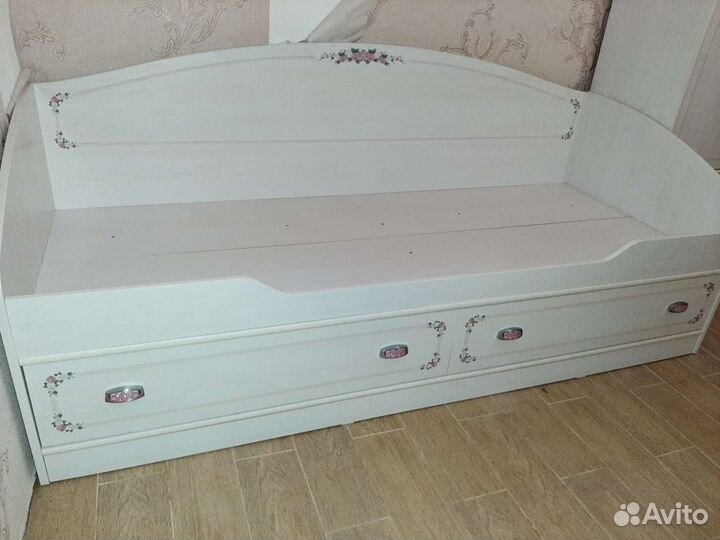 Кровать односпальная