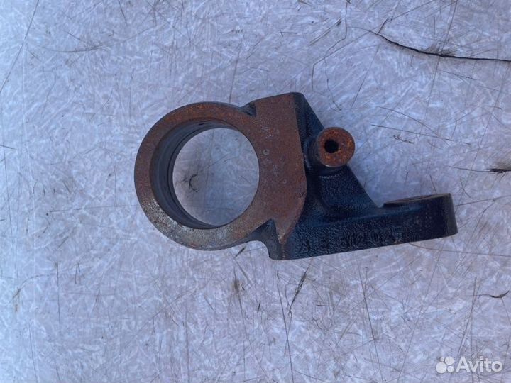 Кронштейн тормозного вала задний правый