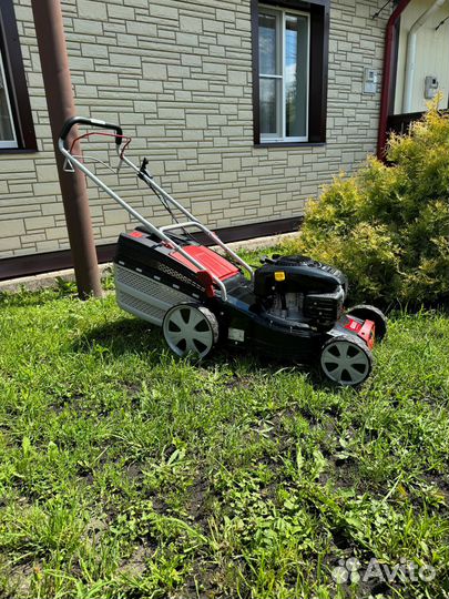 Газонокосилка бензиновая самоходная