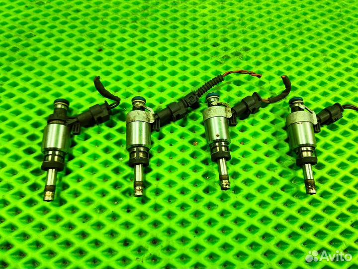 Форсунка топливная Skoda Octavia A5 1.8 CDA