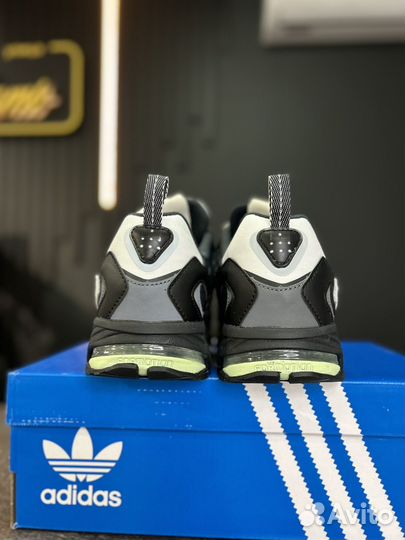 Кроссовки Adidas sftm-001