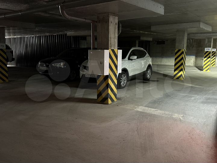 Машиноместо, 18 м²