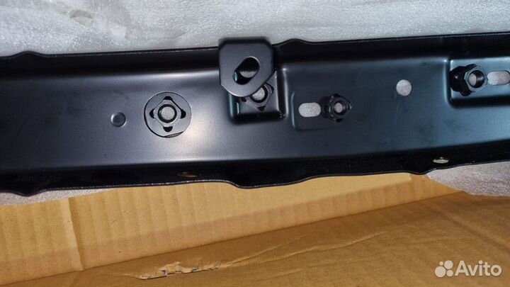 Усилитель переднего бампера Mitsubishi L200