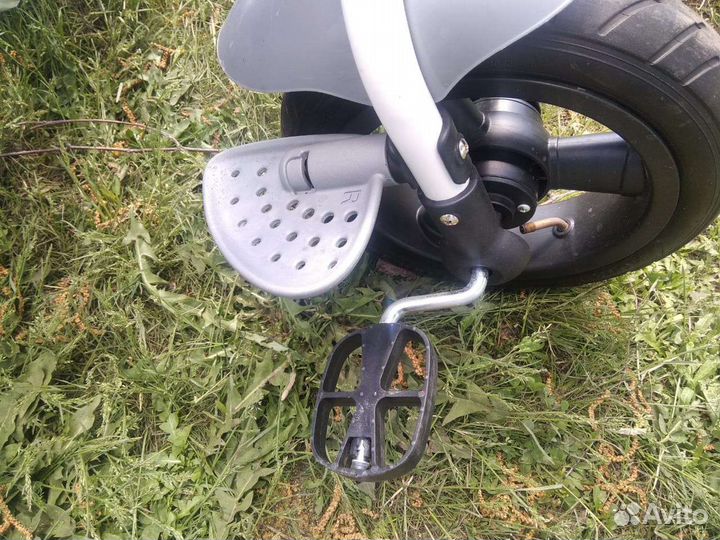 Детский велосипед с ручкой