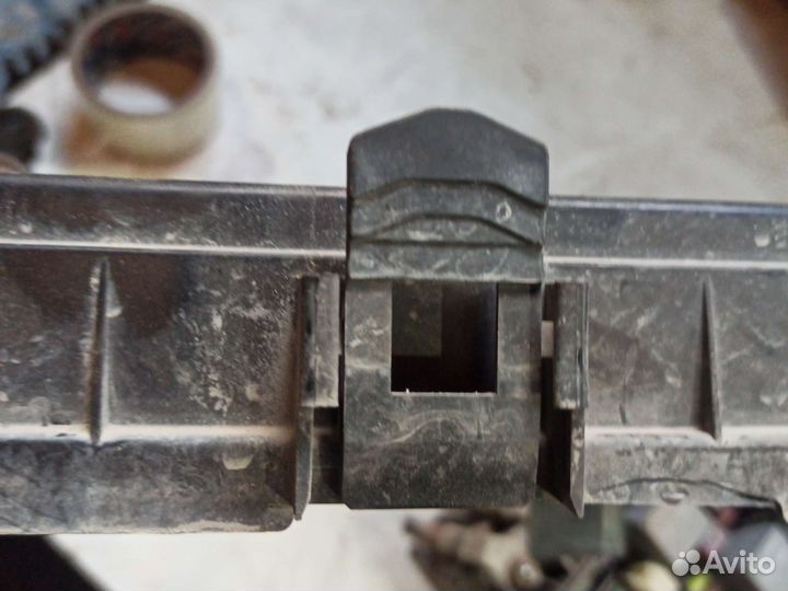 Блок предохранителей подкапотный kia magentis 2