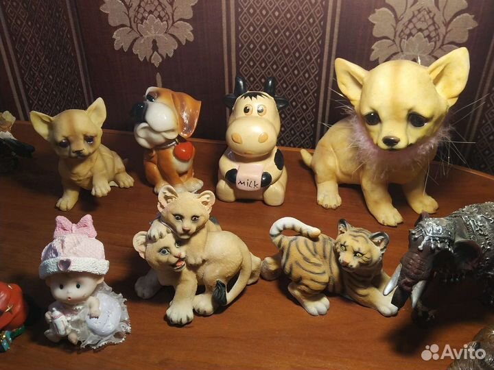 Статуэтки, фигурки