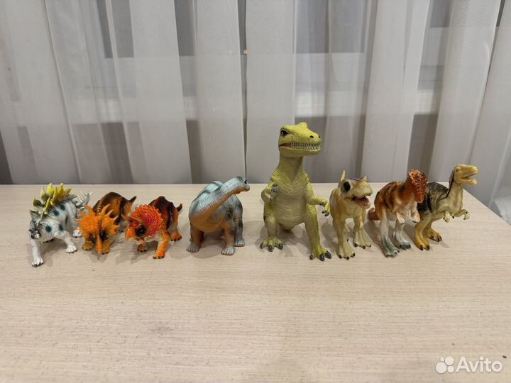 Динозавры игрушки