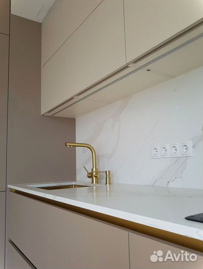 Кухня в потолок