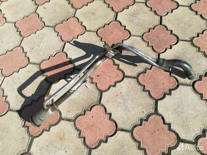 Заливная горловина бензобака форд фокус 1626465