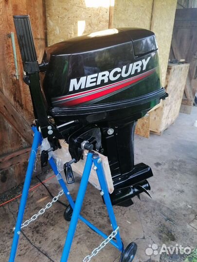 Лодка с мотором