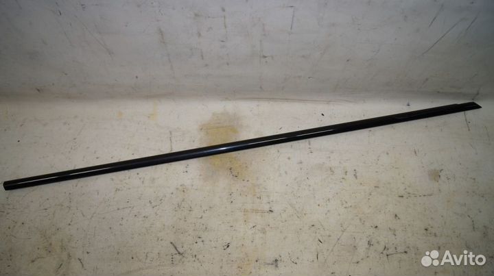 Молдинг стекла FR BMW 520i F11