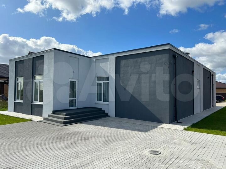 Коттедж 182 м² на участке 7 сот.