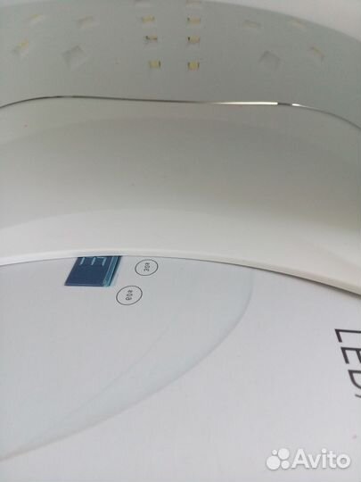 Лампа для сушки ногтей