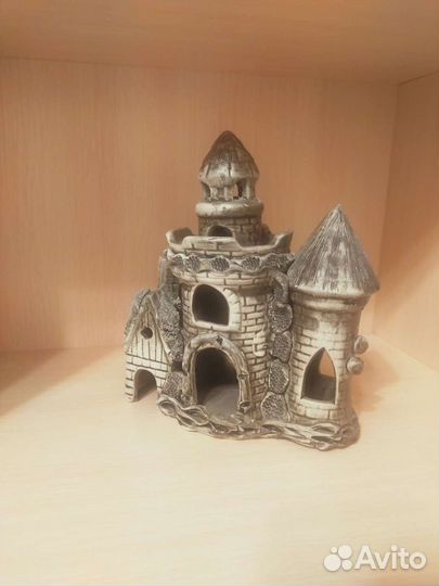 Замок для аквариума