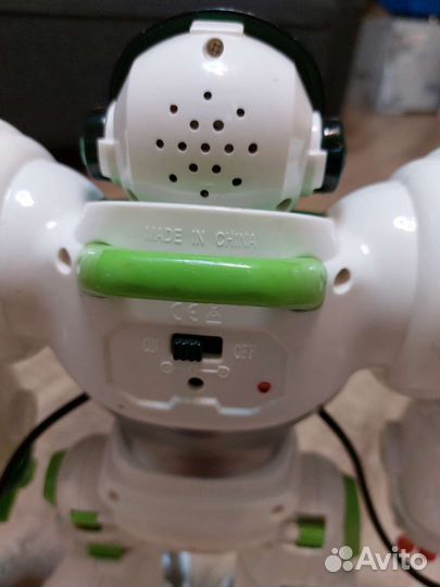 Робот на пульте управления