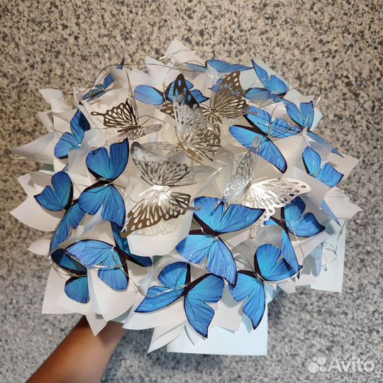 Букет из бабочек в коробке