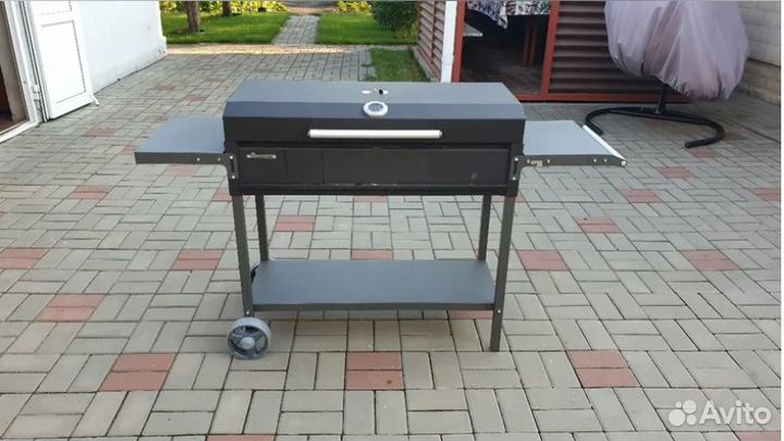 Мангал гриль коптильня с крышкой и полками