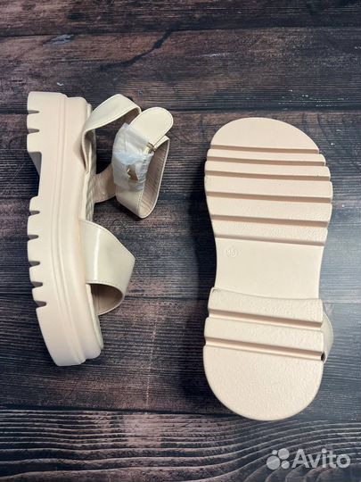 Сандалии женские 39 размер