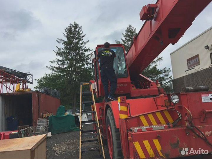 Стекло дверное правое Komatsu