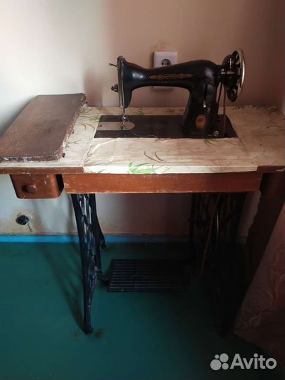 Швейная машина