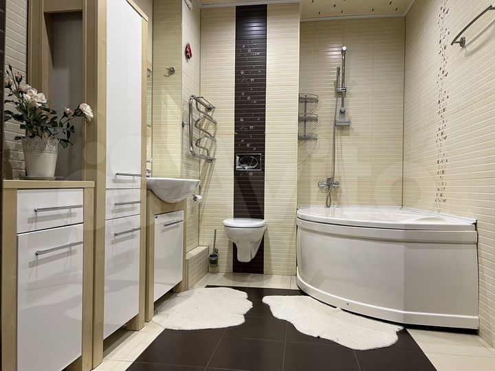 4-к. квартира, 94,5 м², 8/8 эт.