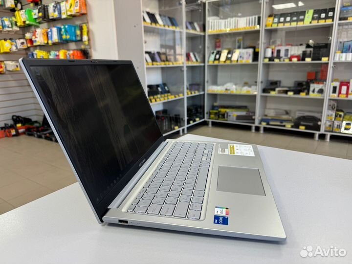 Ноутбук Asus VIvobook Core i5-1235U 1.30Ghz Ram 8g