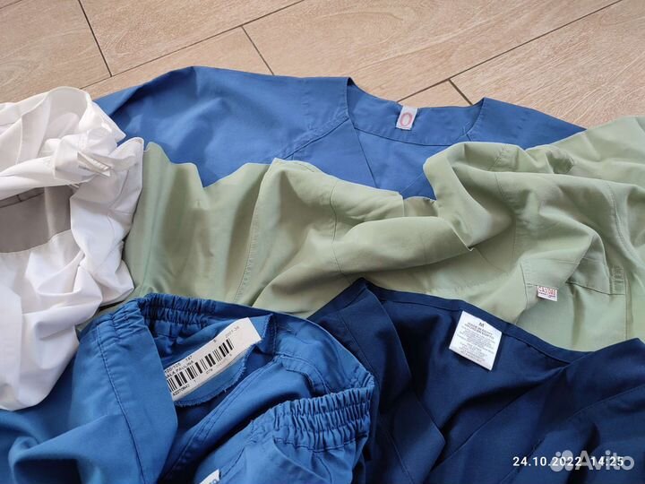 Медицинский костюм,кофта,штаны,медицинские маски