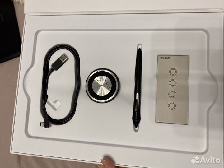 Графический планшет Wacom intuos pro M