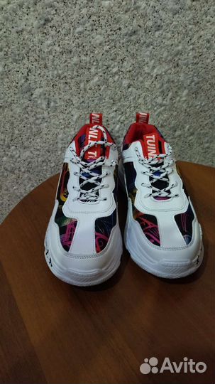 Кросовки женские