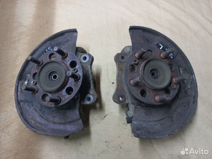 Поворотный кулак со ступицей передний правый