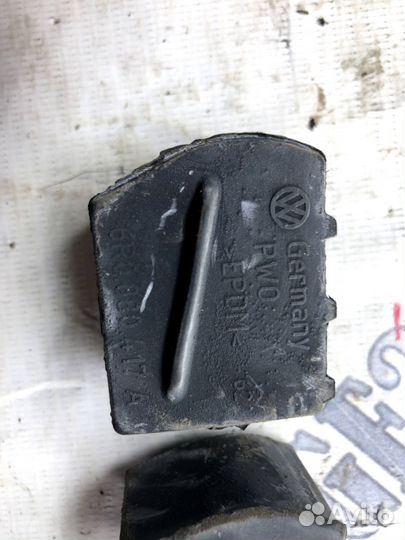 Демпфер бардачка Volkswagen Polo 5