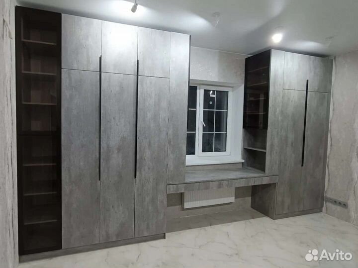 Столы для учебы под окно