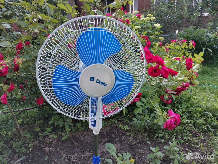Вентилятор напольный Delta как новый