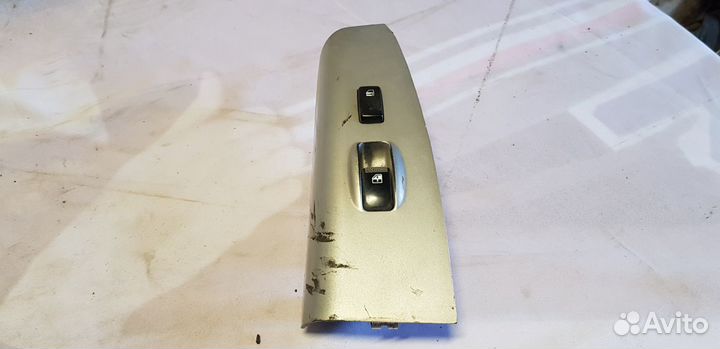 Kia Sportage 2 Кнопка стеклоподъемника передняя