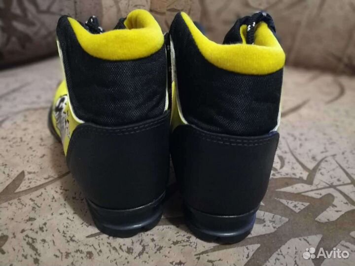 Лыжные ботинки