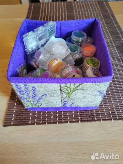 Втирки, блёстки, стразы для маникюра