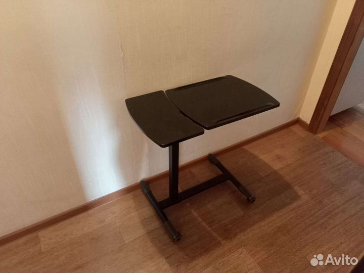 Стол для ноутбука