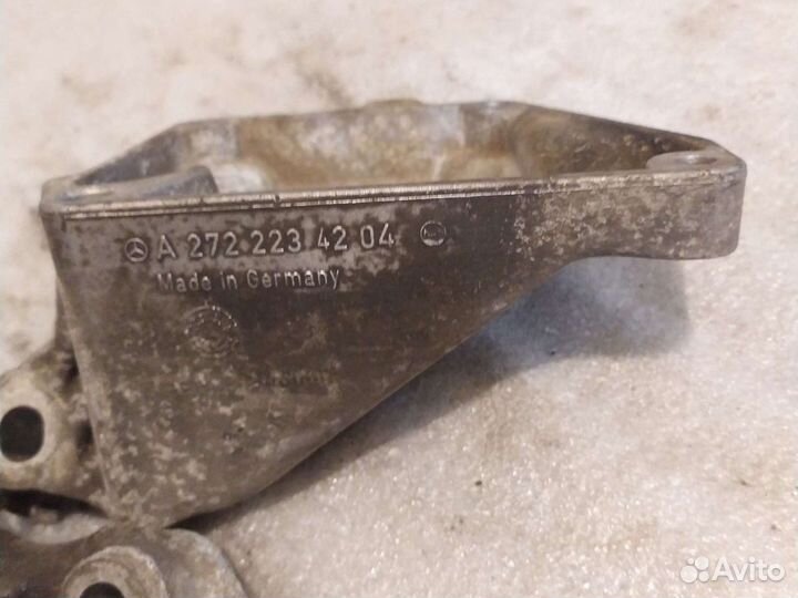 Кронштейн двигателя правый, левыйМерседес