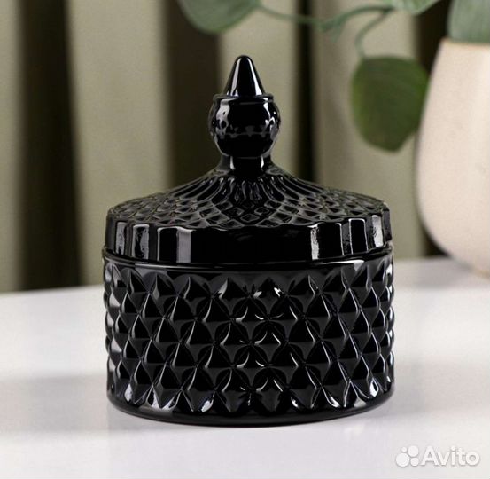 Декор для дома: статуэтки, подсвечники и пр